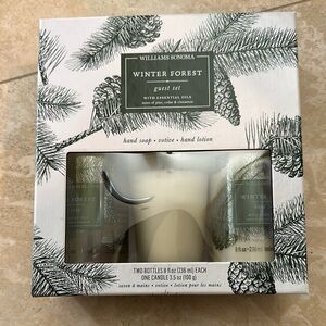 Williams Sonoma Winter Forest Guest Set - Green and White